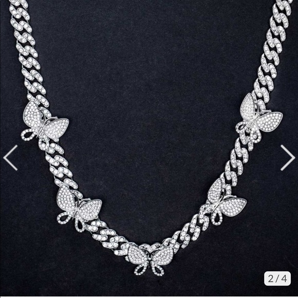 helloice Accessories - Cuban link chain butterfly necklace